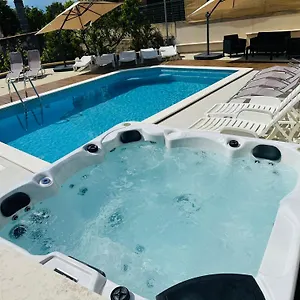 Dida I Mara Apartment Malinska
